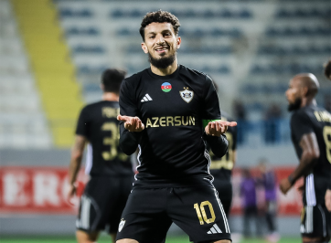 Zubir's 50th goal